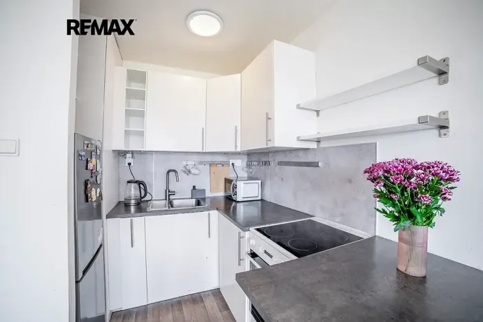 Prodej bytu 1+kk, Praha - Háje, Bajkonurská, 27 m2