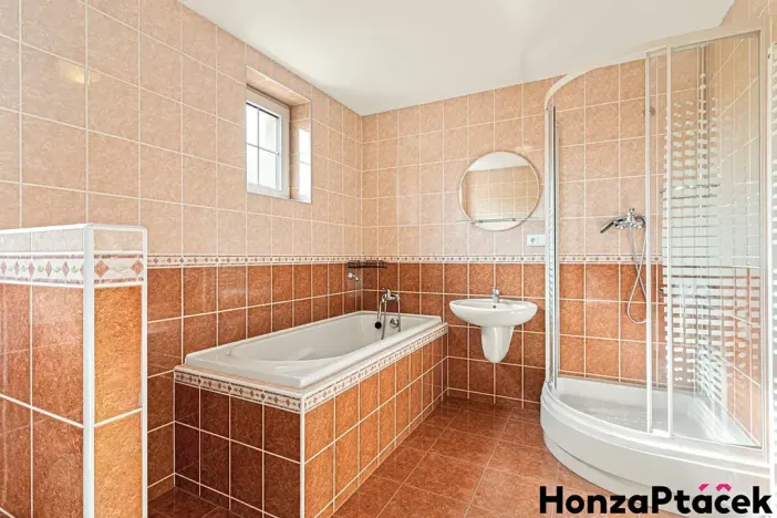 Prodej rodinného domu, Praha - Kyje, Broumarská, 187 m2
