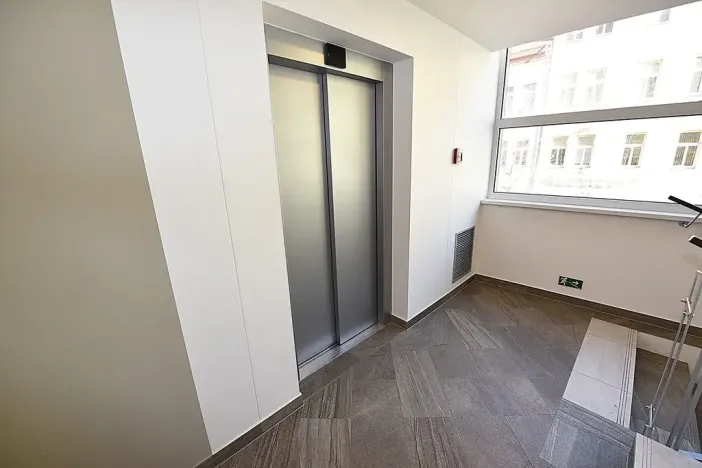 Prodej bytu 2+kk, Praha - Vršovice, Petrohradská, 114 m2