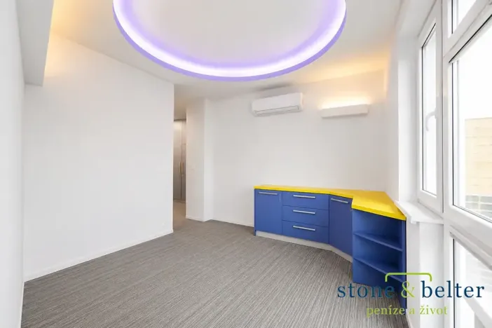 Prodej bytu 1+1, Praha - Vysočany, Kolbenova, 80 m2