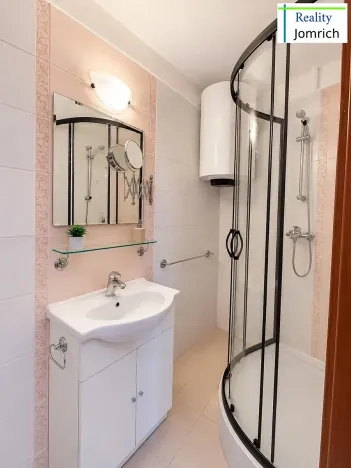 Pronájem bytu 2+kk, Liberec, Poutnická, 42 m2