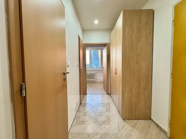 Pronájem bytu 1+1, Zlín, U Trojáku, 36 m2