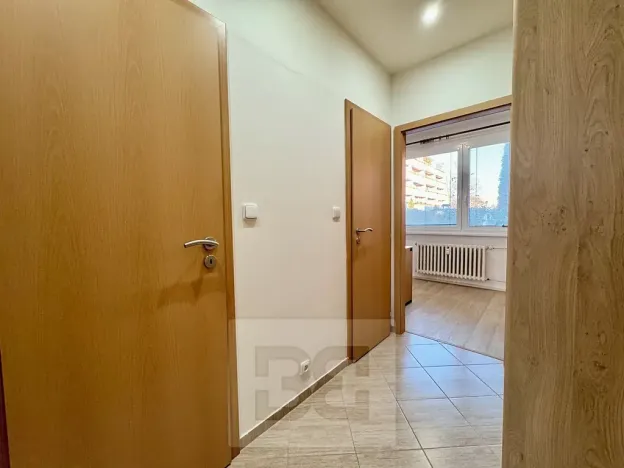 Pronájem bytu 1+1, Zlín, U Trojáku, 36 m2