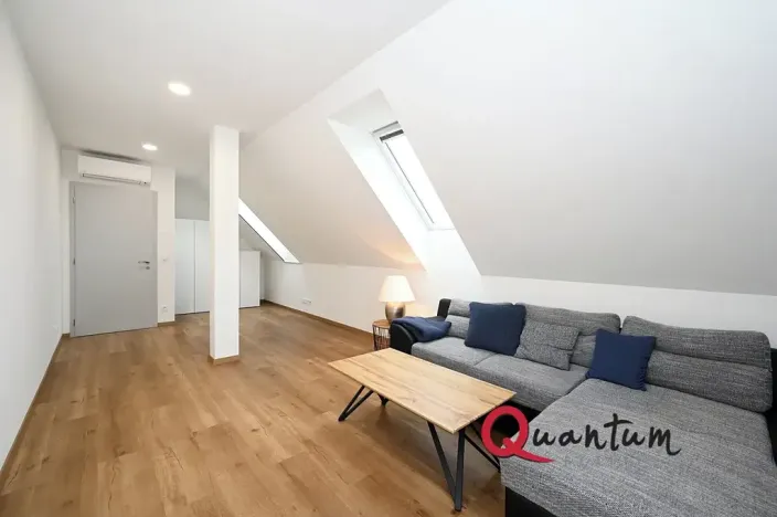 Pronájem bytu 2+1, Praha - Holyně, Za Knotkem, 89 m2