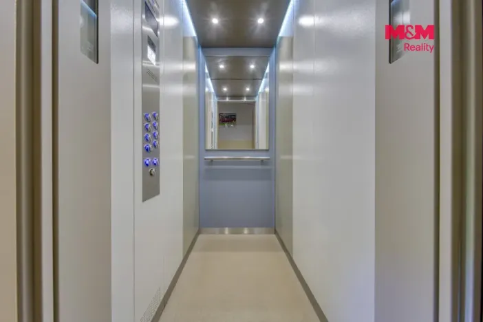 Pronájem bytu 1+kk, Plzeň - Doubravka, Popelnicová, 20 m2