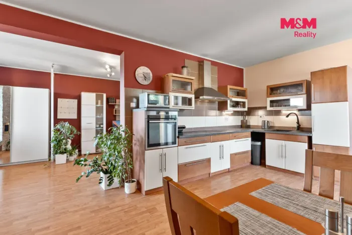 Prodej bytu 2+kk, Liberec - Liberec VI-Rochlice, Nádvorní, 76 m2