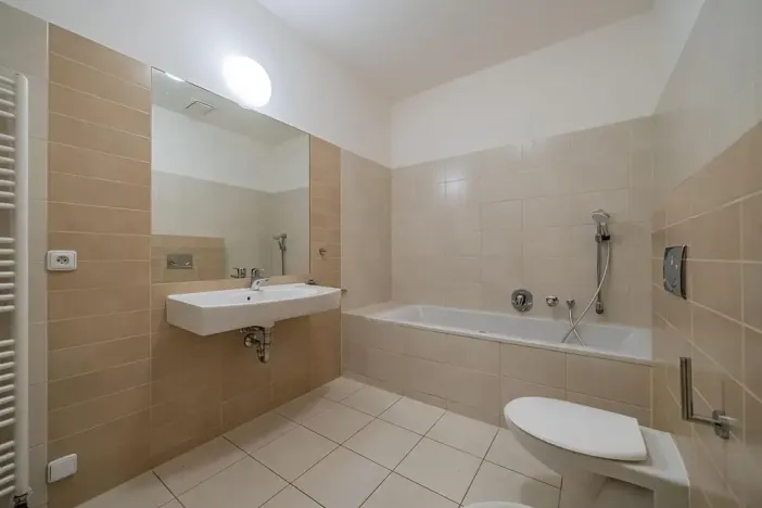 Pronájem bytu 4+1, Praha - Smíchov, Štefánikova, 147 m2