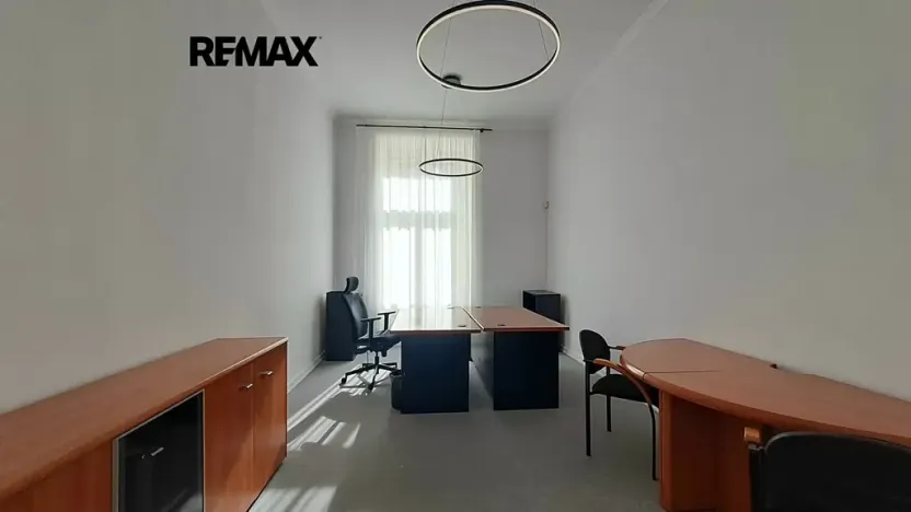 Pronájem kanceláře, Praha - Karlín, Sokolovská, 69 m2