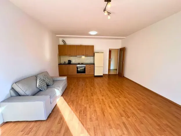 Pronájem bytu 2+kk, Praha - Vysočany, Poděbradská, 52 m2