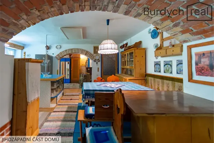 Prodej vícegeneračního domu, Slatiňany, 600 m2