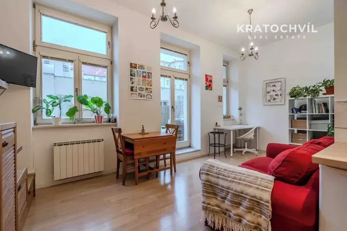 Pronájem bytu 1+kk, Praha - Bubeneč, Korunovační, 32 m2
