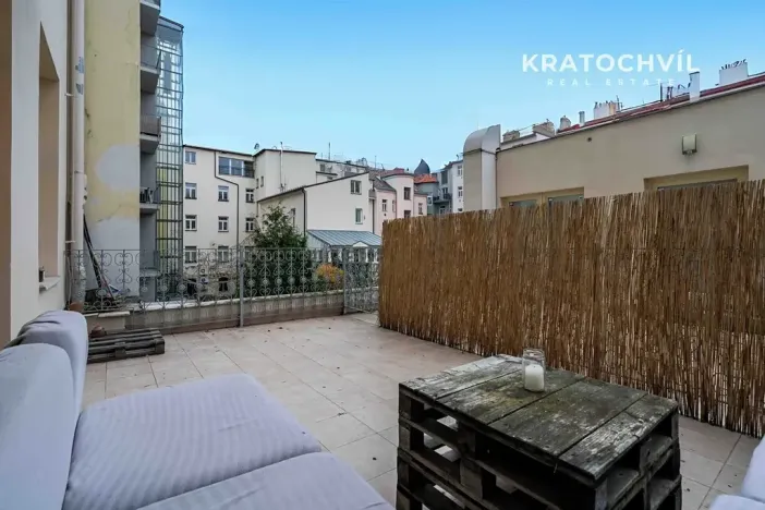 Pronájem bytu 1+kk, Praha - Bubeneč, Korunovační, 32 m2