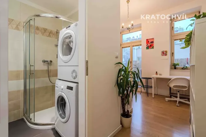 Pronájem bytu 1+kk, Praha - Bubeneč, Korunovační, 32 m2