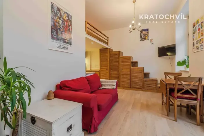 Pronájem bytu 1+kk, Praha - Bubeneč, Korunovační, 32 m2