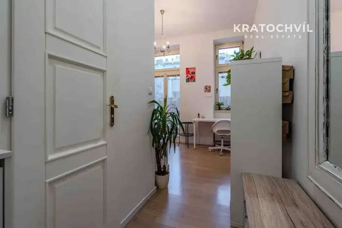 Pronájem bytu 1+kk, Praha - Bubeneč, Korunovační, 32 m2