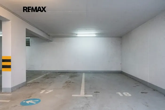 Prodej garážového stání, Praha - Břevnov, Rejchova, 12 m2