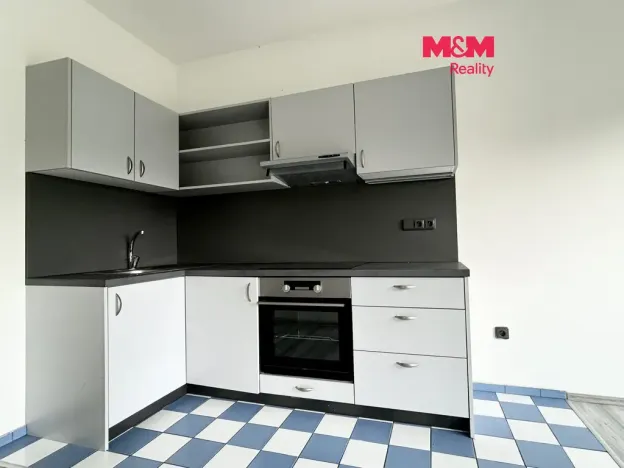 Pronájem bytu 1+kk, Poděbrady - Poděbrady II, Na Valech, 43 m2
