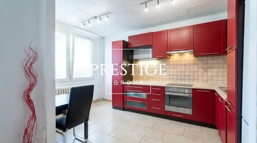 Pronájem bytu 2+1, Praha - Kobylisy, Famfulíkova, 60 m2