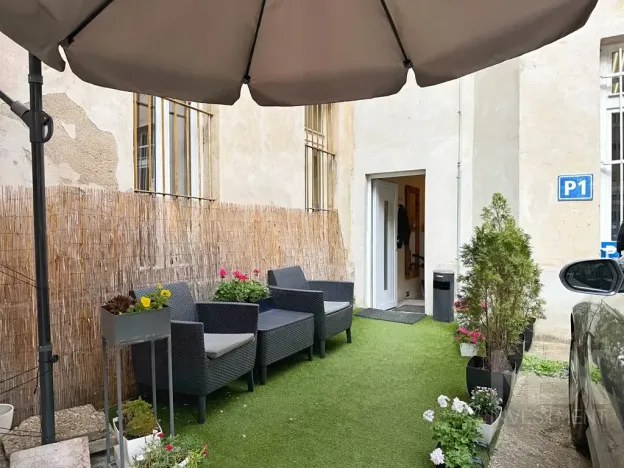 Pronájem obchodního prostoru, Praha - Žižkov, Husitská, 89 m2