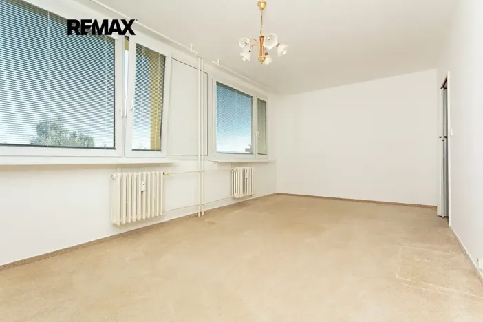Pronájem bytu 1+1, Praha - Kobylisy, Jelínkova, 33 m2