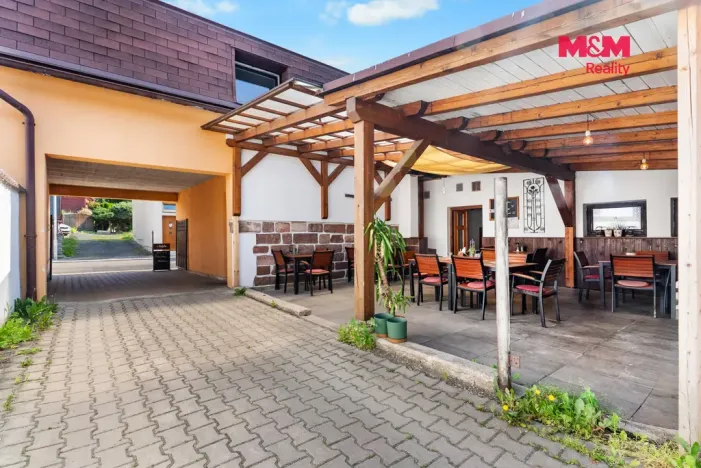 Prodej restaurace, Lomnice nad Popelkou, Poděbradova, 600 m2