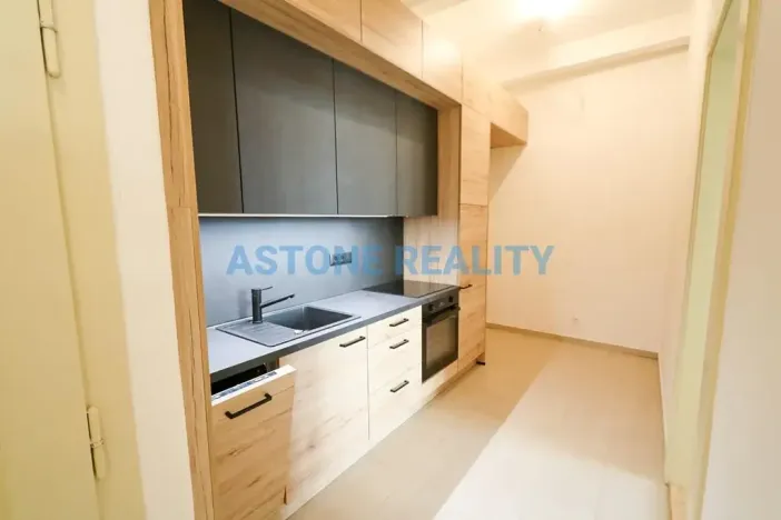 Pronájem bytu 2+kk, Praha - Vršovice, Bulharská, 58 m2