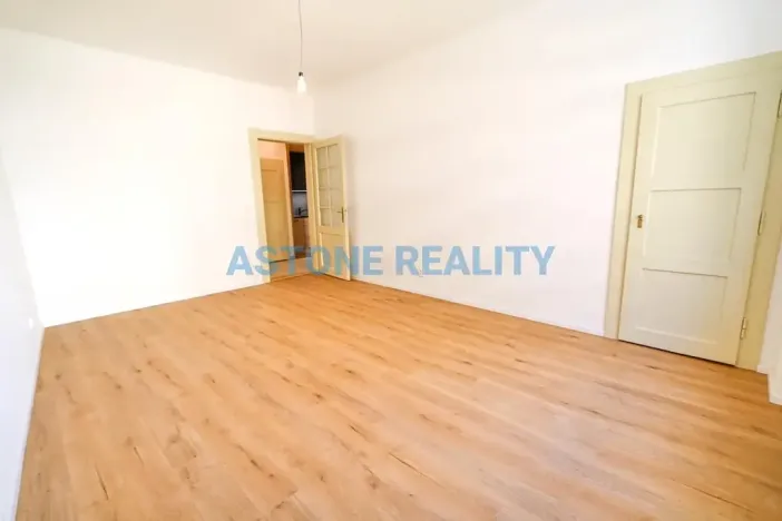 Pronájem bytu 2+kk, Praha - Vršovice, Bulharská, 58 m2