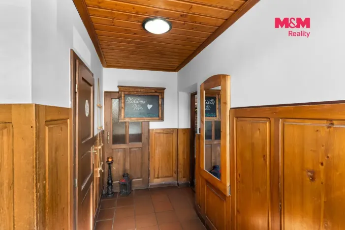Prodej ubytování, Lomnice nad Popelkou, Poděbradova, 600 m2