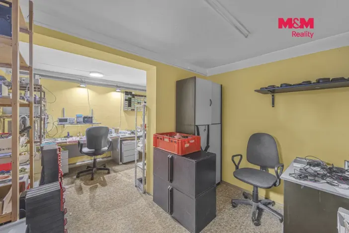 Prodej obchodního prostoru, Pardubice - Zelené Předměstí, Mikulovická, 330 m2