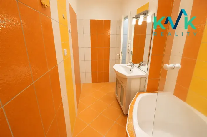 Pronájem bytu 3+kk, Ostrov, Kollárova, 59 m2