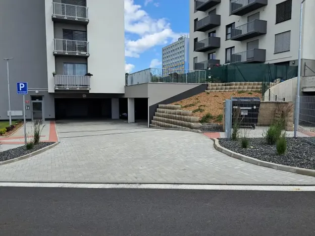 Pronájem bytu 1+kk, Praha - Hloubětín, Za černým mostem, 42 m2