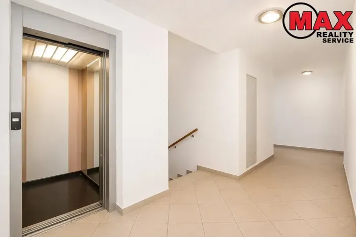 Pronájem bytu 2+kk, Praha - Záběhlice, Mattioliho, 53 m2