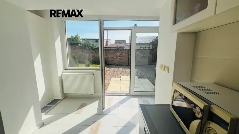 Pronájem rodinného domu, Milovice, 100 m2
