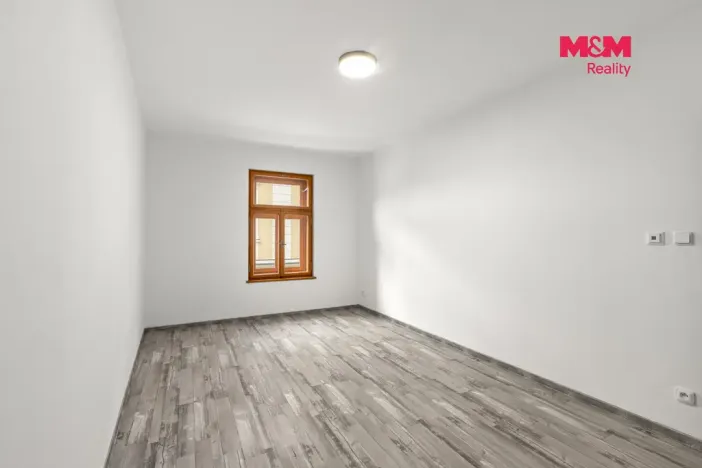 Pronájem bytu 3+1, Heřmanův Městec, náměstí Míru, 75 m2