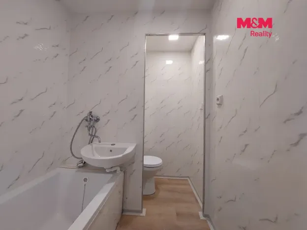 Pronájem bytu 1+1, Klášterec nad Ohří - Miřetice u Klášterce nad Ohří, Dlouhá, 36 m2
