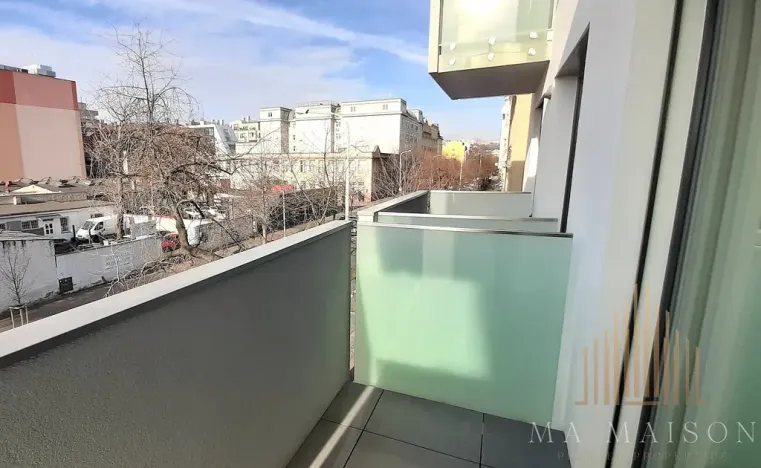 Pronájem bytu 1+kk, Praha - Holešovice, Na Maninách, 33 m2