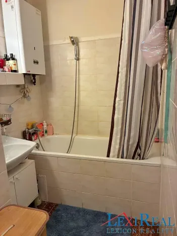 Pronájem bytu 1+1, Praha - Bubeneč, Charlese de Gaulla, 39 m2