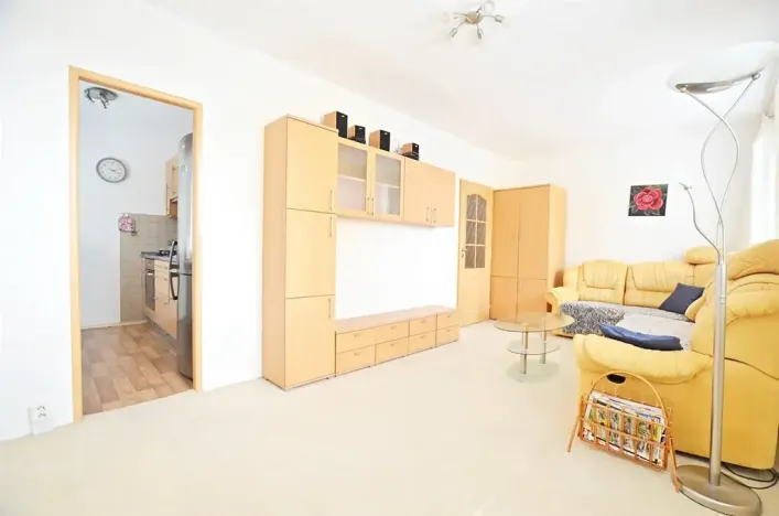 Pronájem bytu 2+1, Praha - Kobylisy, Formánkova, 49 m2