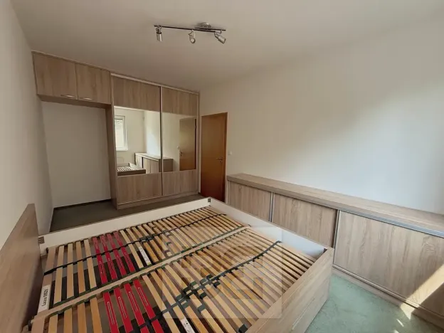 Pronájem bytu 2+kk, Praha - Pitkovice, Křemenáčová, 49 m2