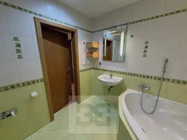 Pronájem bytu 2+kk, Praha - Pitkovice, Křemenáčová, 49 m2