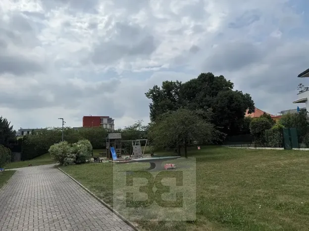 Pronájem bytu 2+kk, Praha - Pitkovice, Křemenáčová, 49 m2