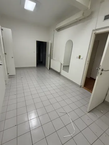 Pronájem kanceláře, Nymburk, Náměstí Přemyslovců, 90 m2