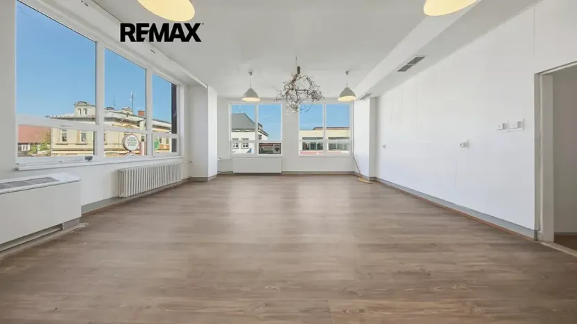 Pronájem obchodního prostoru, Nový Bor, Tř. T. G. Masaryka, 110 m2