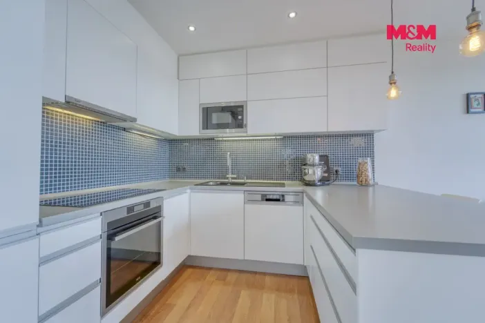 Prodej bytu 3+kk, Praha - Vysočany, Sousedíkova, 72 m2