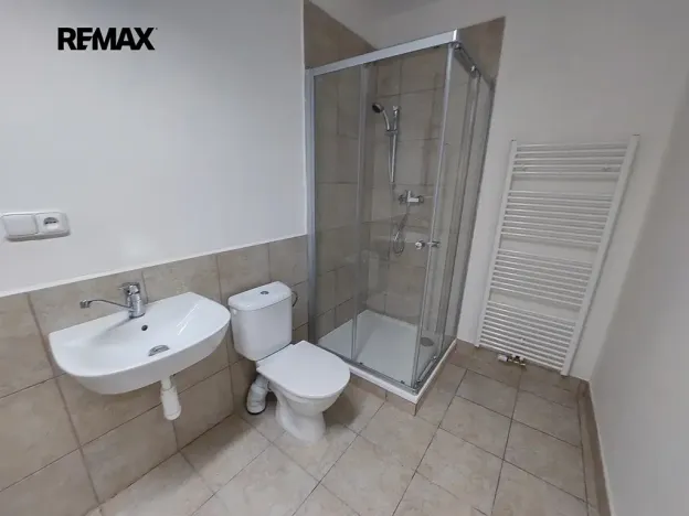 Pronájem obchodního prostoru, Slavkov u Brna, 200 m2
