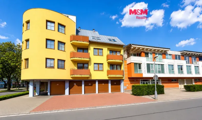Pronájem garážového stání, Hradec Králové, Pospíšilova, 26 m2