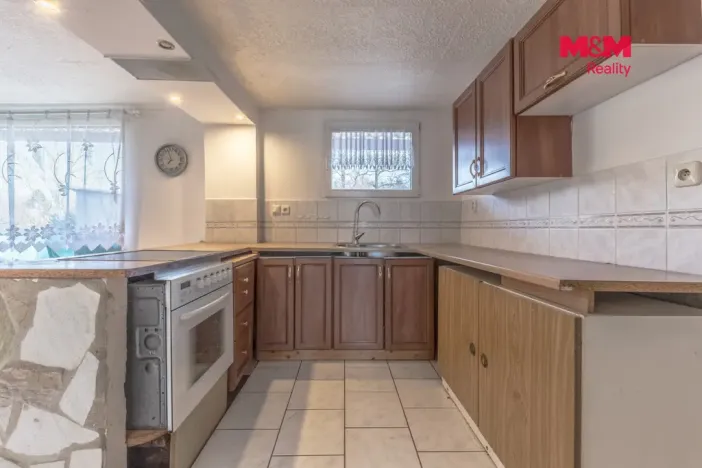 Prodej rodinného domu, Neratovice - Mlékojedy, Hlavní, 144 m2