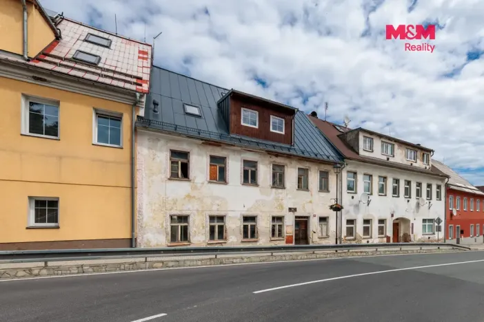 Prodej rodinného domu, Krásno, Náměstí, 348 m2