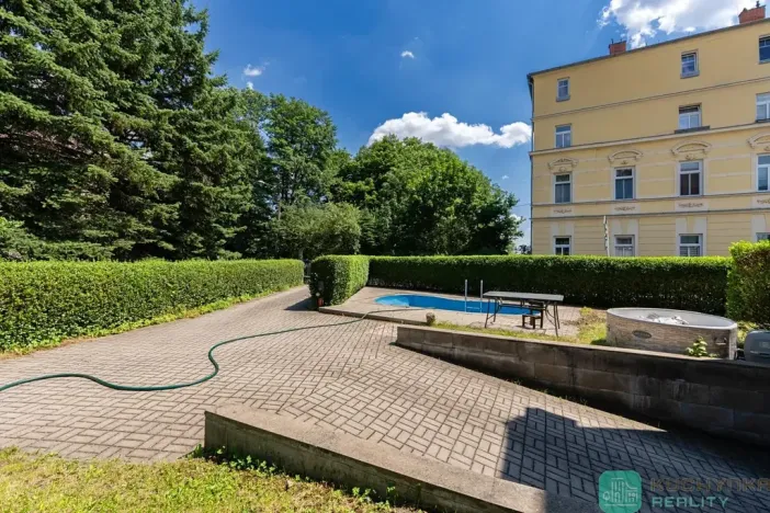 Prodej vícegeneračního domu, Hrob, 346 m2