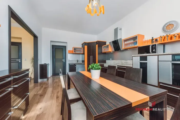 Pronájem bytu 2+1, Hradec Králové, Eliščino nábřeží, 80 m2